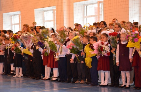 Сотрудники ОАО «Аэропорт Сургут»  поздравили учеников подшефной школы с Днём знаний