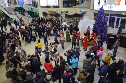 Искусство на взлете: в аэропорту Сургута прошел международный песенный флешмоб