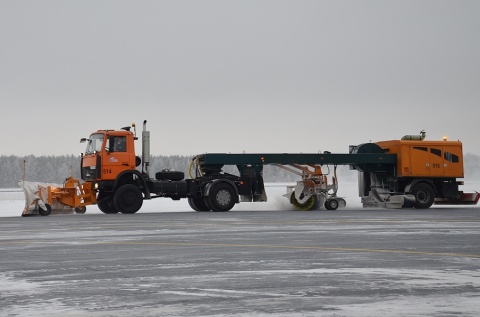 Парк спецтехники сургутского аэропорта  пополнила новая снегоуборочная машина АСВ-4000