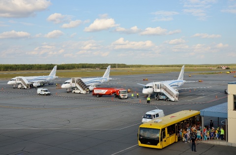 За три летних месяца международный аэропорт  города Сургута обслужил 484 441 пассажиров